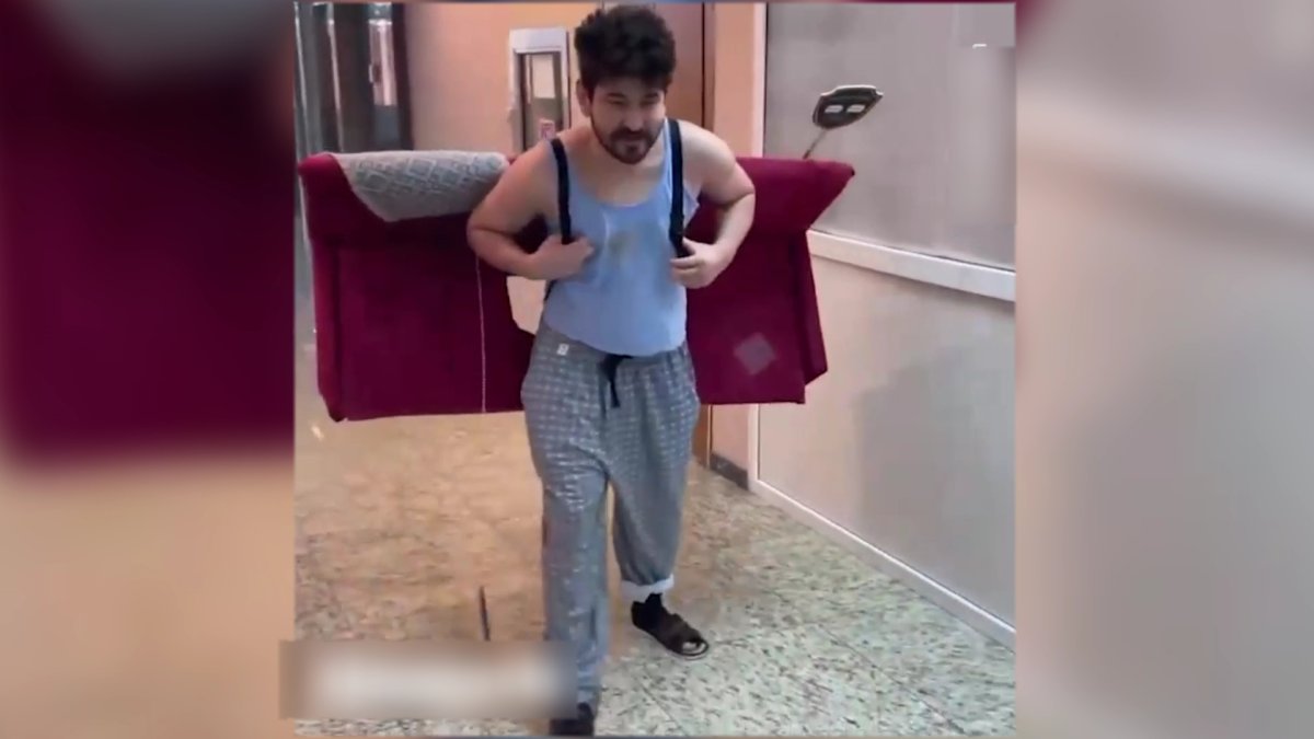 Черепашки ниндзя и человек-диван: каких необычных персонажей заметили на избирательных участках