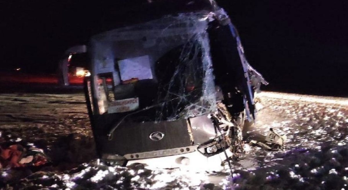 Смертельное ДТП на Алтае: двое погибших, пятеро пострадавших