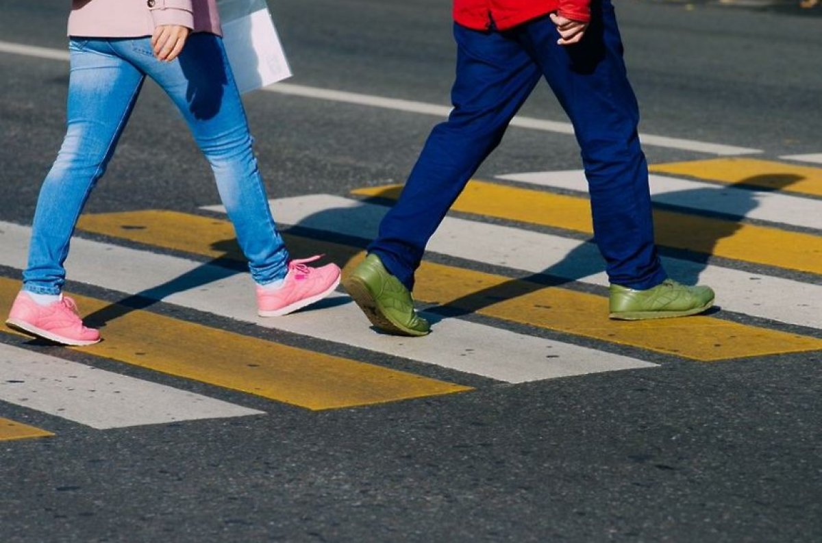 Өзбекстанда жаяу жүргіншілерге жарық шағылдырғыш кеудеше кию міндеттелгелі жатыр