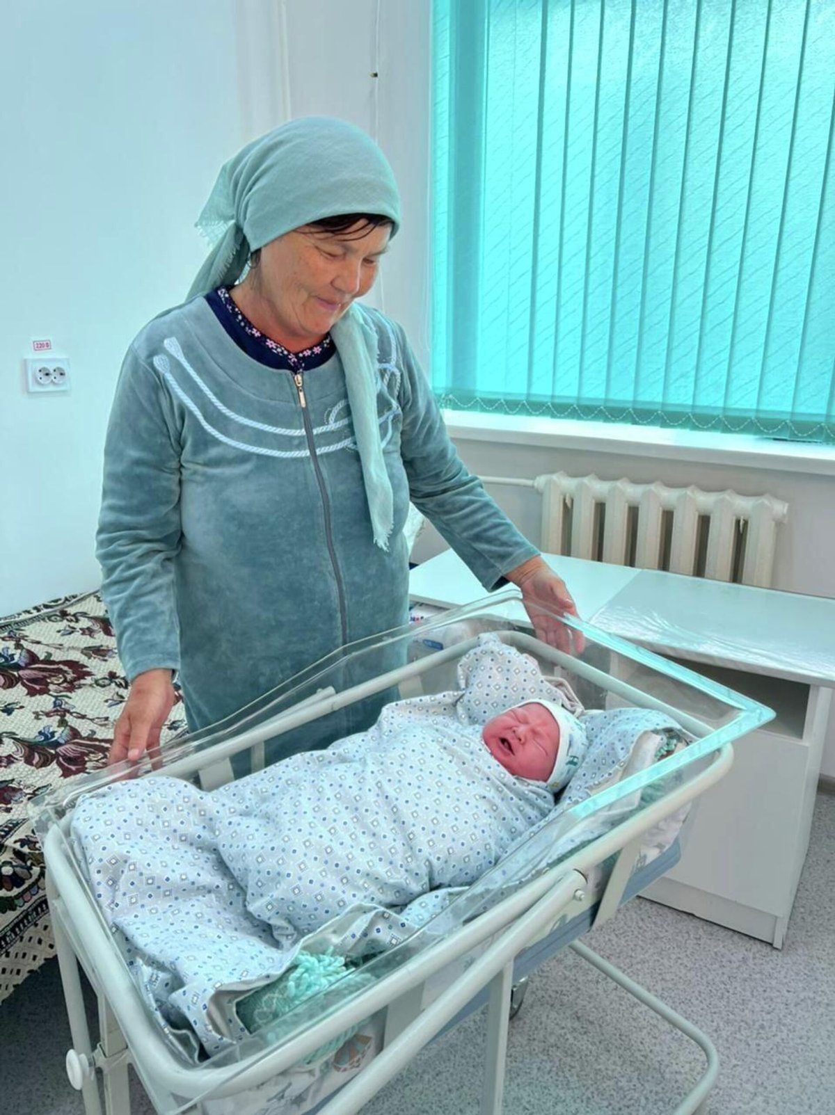 54 жастағы әйел ұл тапты