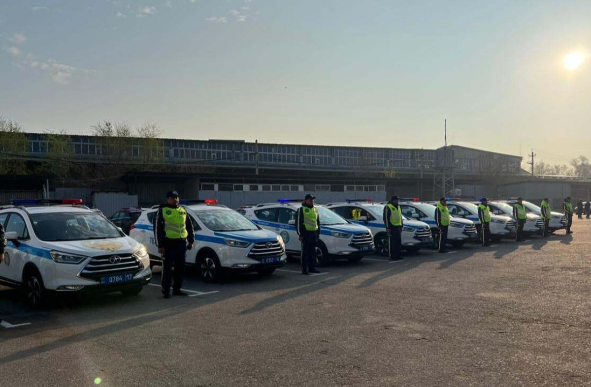 Порядка 20 тысяч полицейских и гвардейцев обеспечивают безопасность граждан в праздничные дни