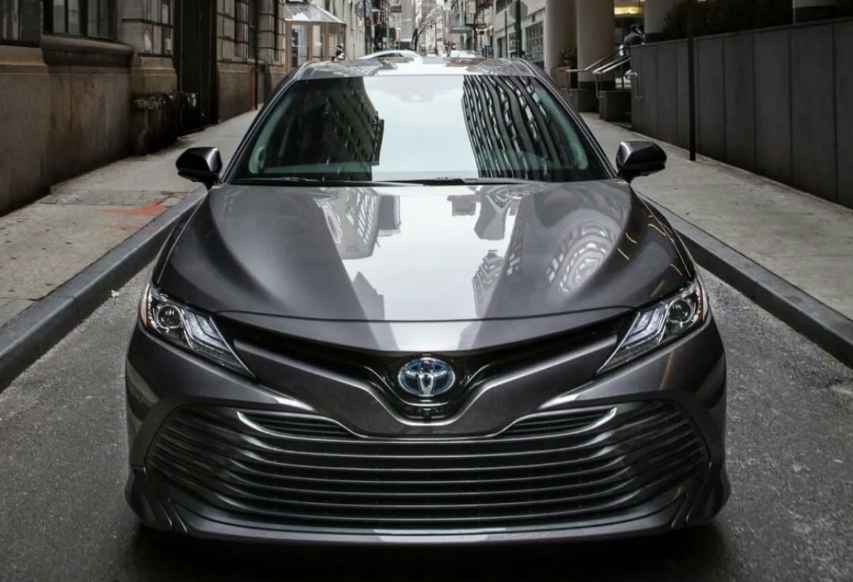 Toyota прекращает продажи Camry