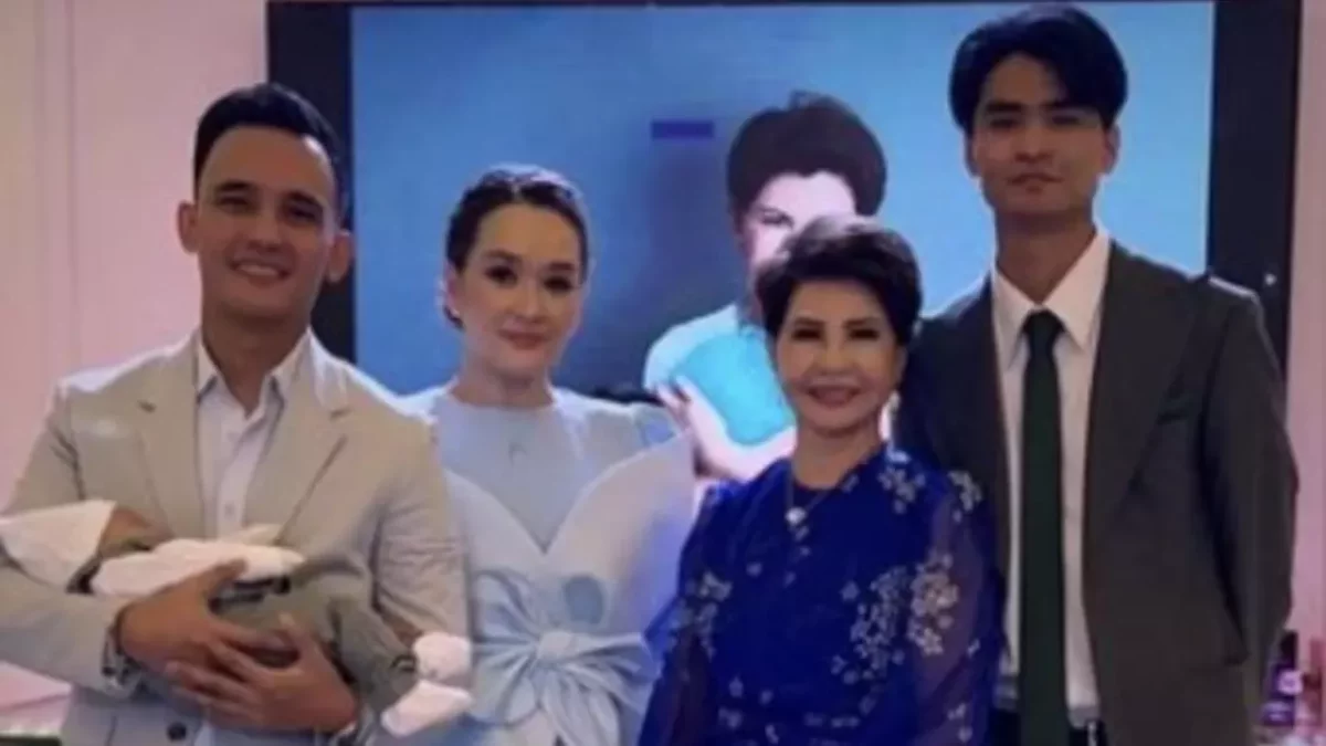 Роза Рымбаева немересі Зейіннің бесік тойын дүркіретіп өткізді