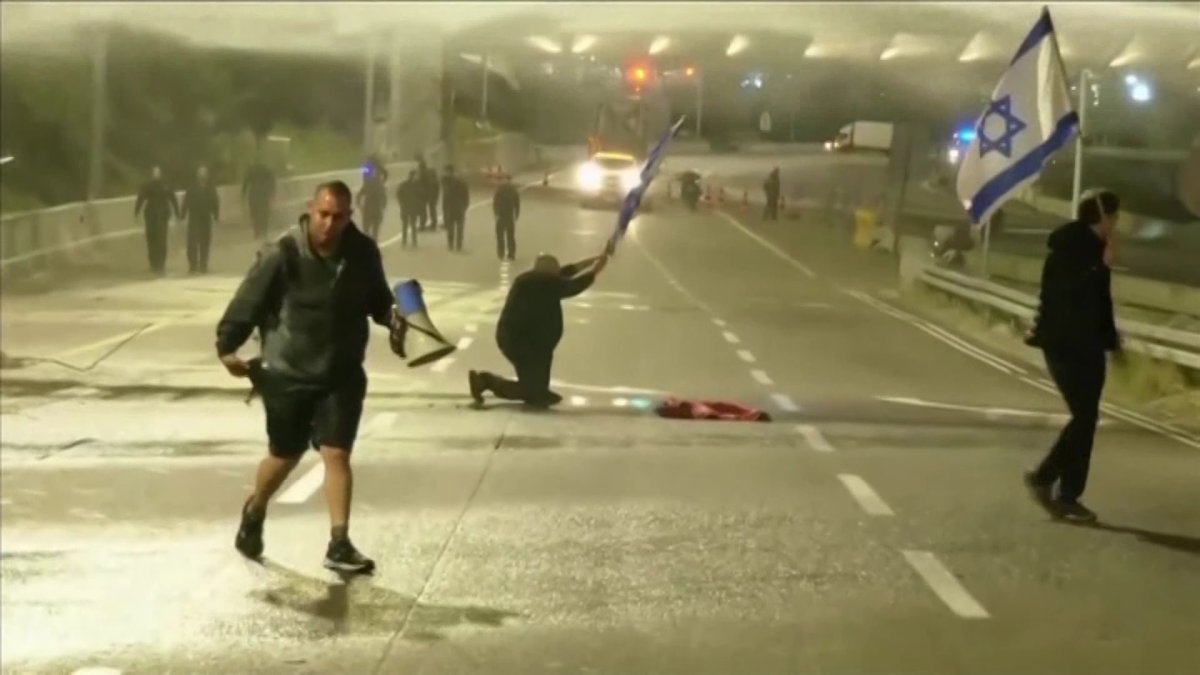 «Протесты в Израиле: премьер-министр приостановит проведение спорной судебной реформы», - СМИ