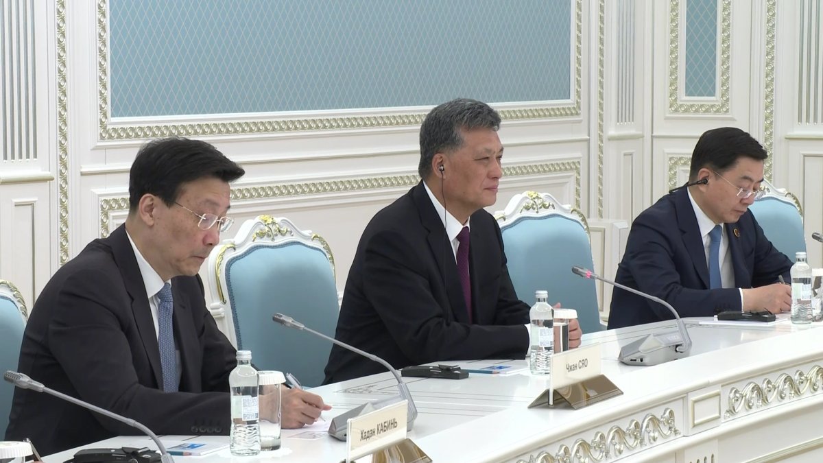 Токаев принял секретаря парткома КПК Синьцзян-Уйгурского автономного района КНР