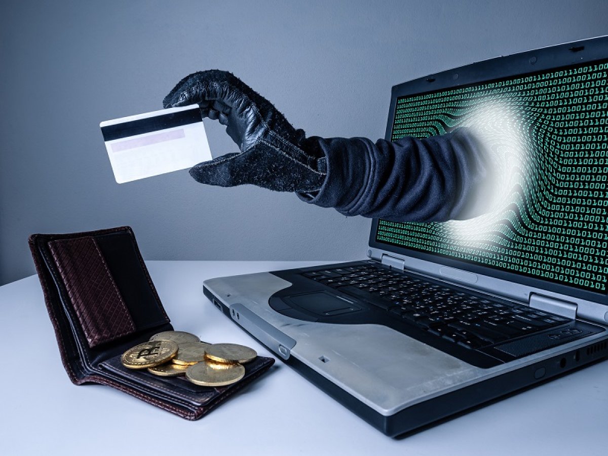 Почти год мошенник оформлял кредиты на студентов в ЗКО