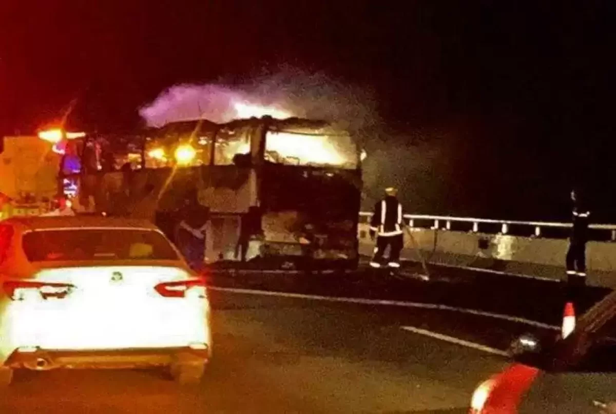 Автобус с паломниками попал в ДТП в Саудовской Аравии: десятки человек погибли