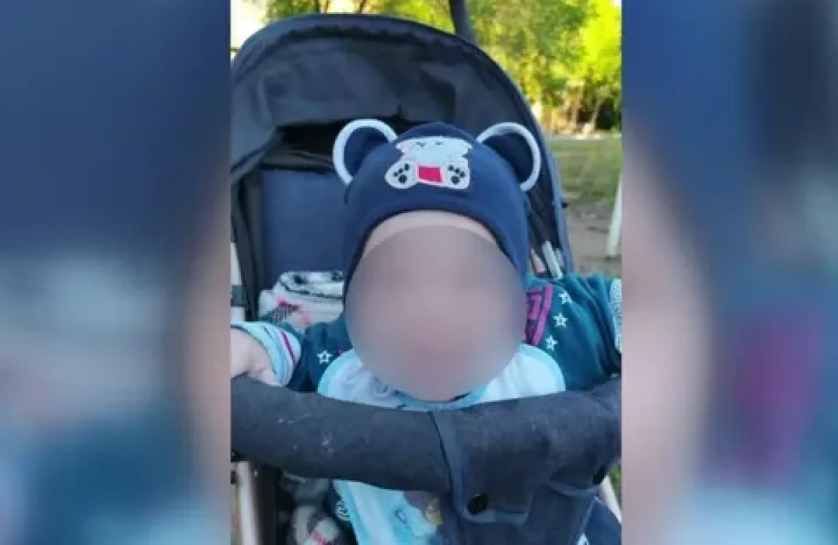 Теміртау қаласында айуандықпен өлтірілген 2 жасар баланы жерлеу рәсімін еріктілер ұйымдастырды