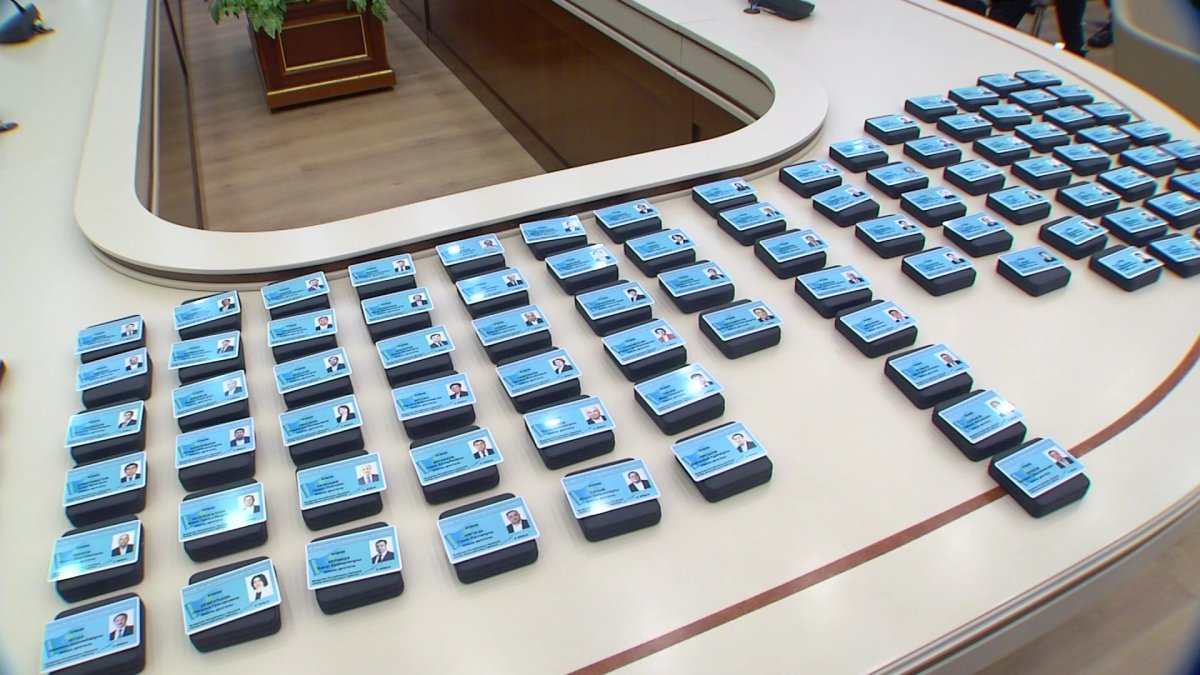 "Состав сбалансированный": ЦИК зарегистрировал избранных депутатов Мажилиса Парламента