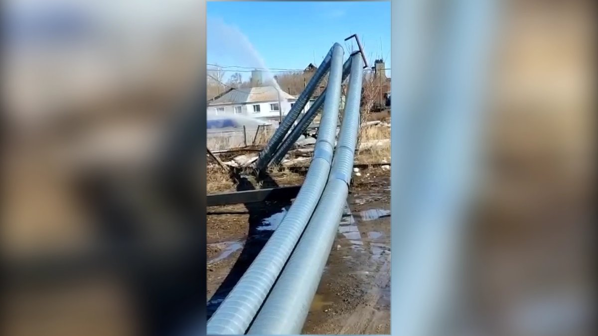 Почти 500 семей Зеренды остались без тепла из-за аварии на теплотрассе