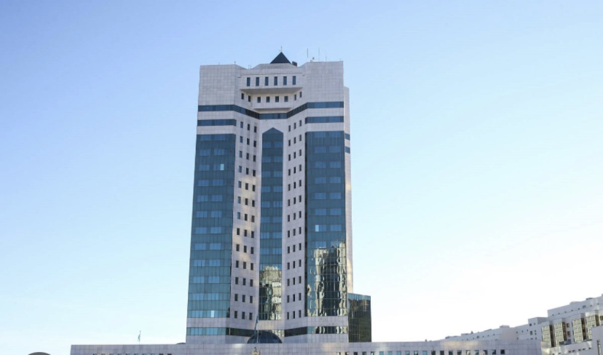 Правительство Казахстана сложило свои полномочия