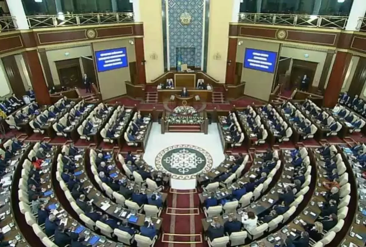 Жаңадан сайланған депутаттар ант берді