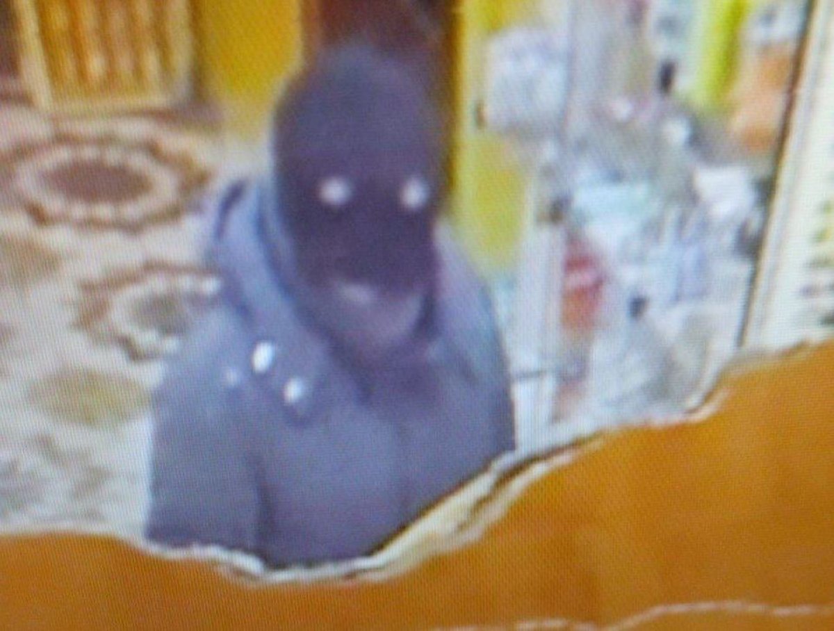 Тобыл өңірінде бетперде киген адам дүкенді тонап кетті