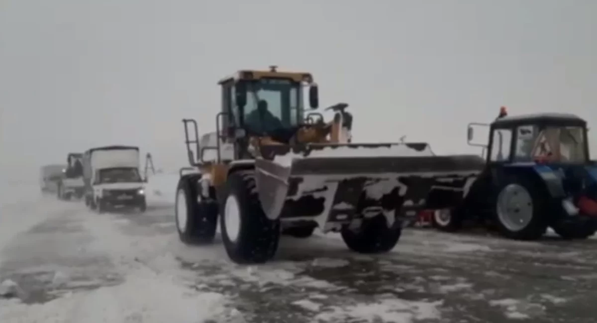 Абай облысында жүзден аса көлік қар қарсауында қалды
