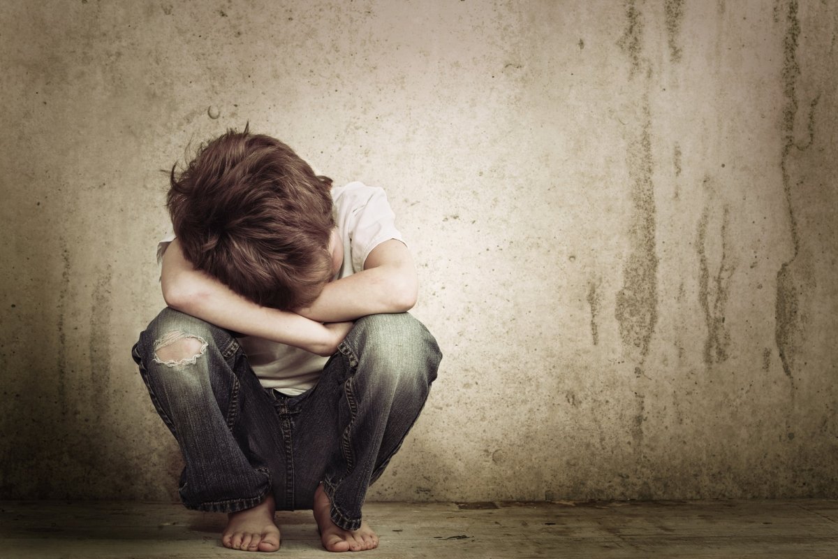 Жасөспірімдер 8 жасар баланы қорлаған