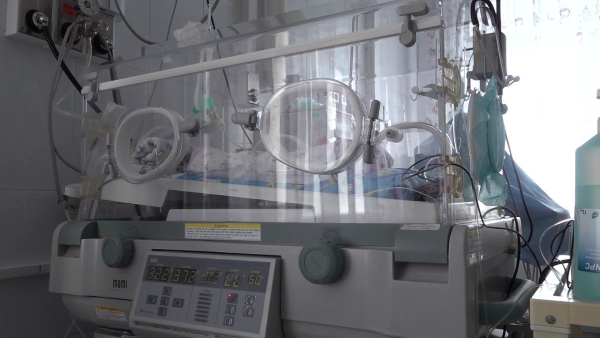 Казахстанские врачи сделали операцию на сердце ребенку весом всего 1 кг