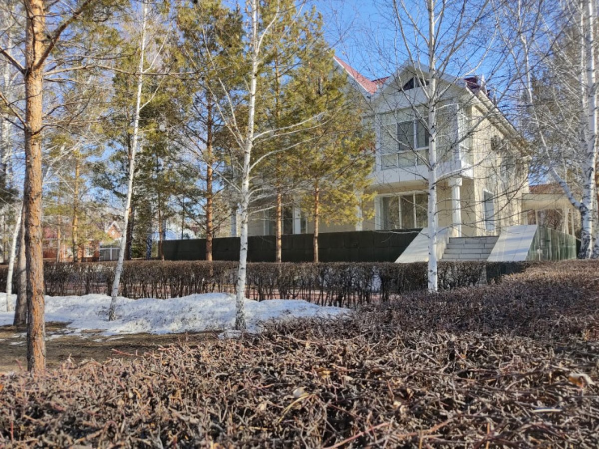 Журналистам показали резиденцию где гостили министры и жил экс-аким Костанайской области