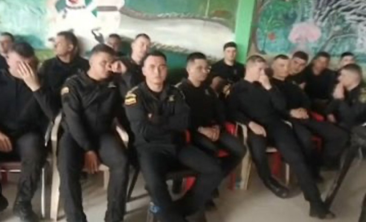 Протестующие в Колумбии взяли в заложники почти сотню полицейских