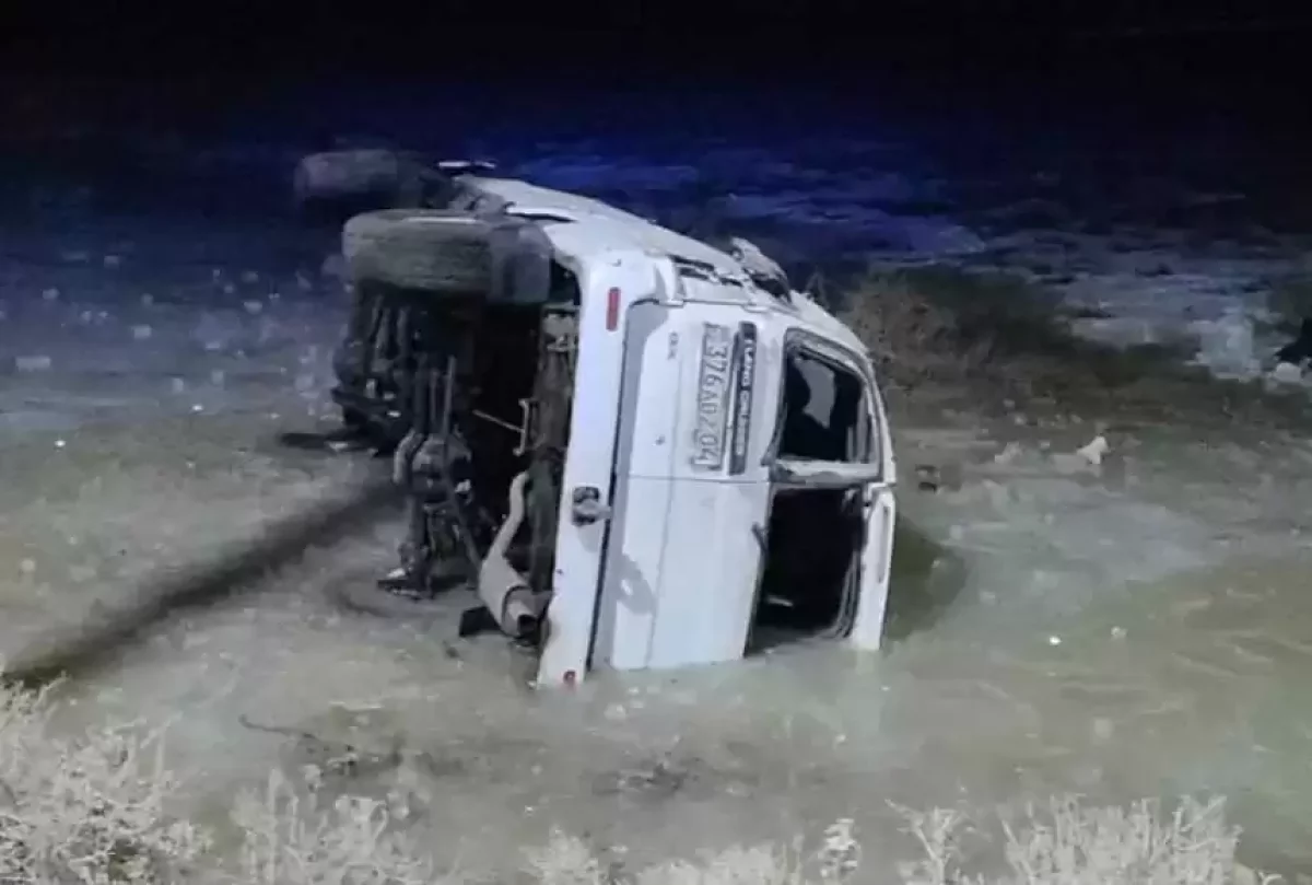 Ақтөбеде 5 оқушы отырған көлік апатқа ұшырап, біреуі қаза тапты