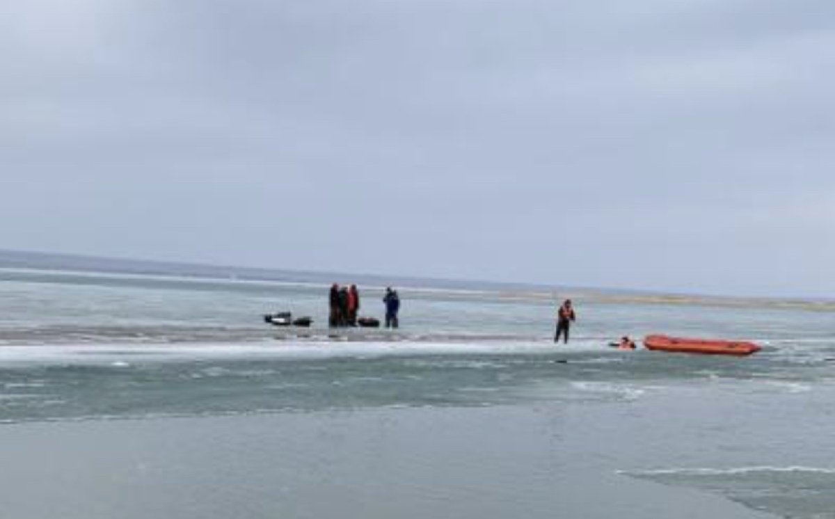 12 рыбаков чуть не утонули на Капшагайском водохранилище