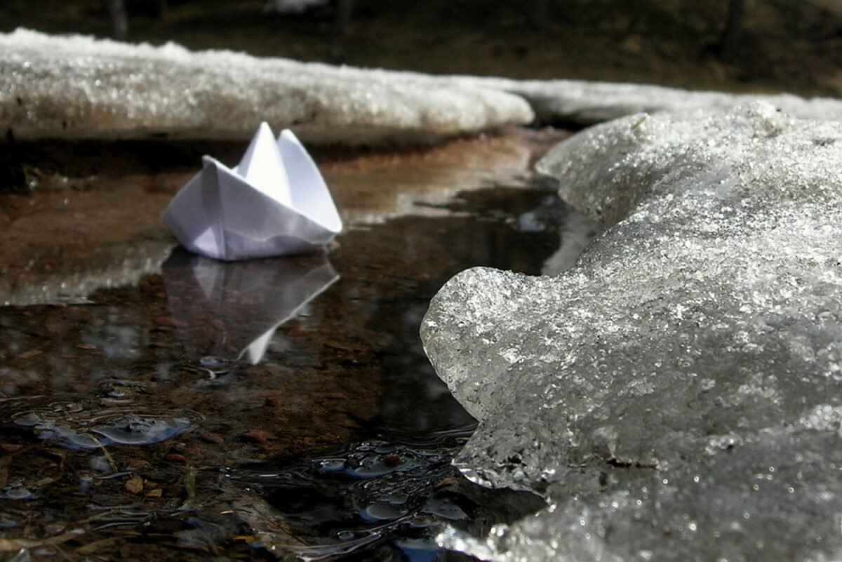 Угроза паводков: в МЧС рассказали, где активнее всего тает снег