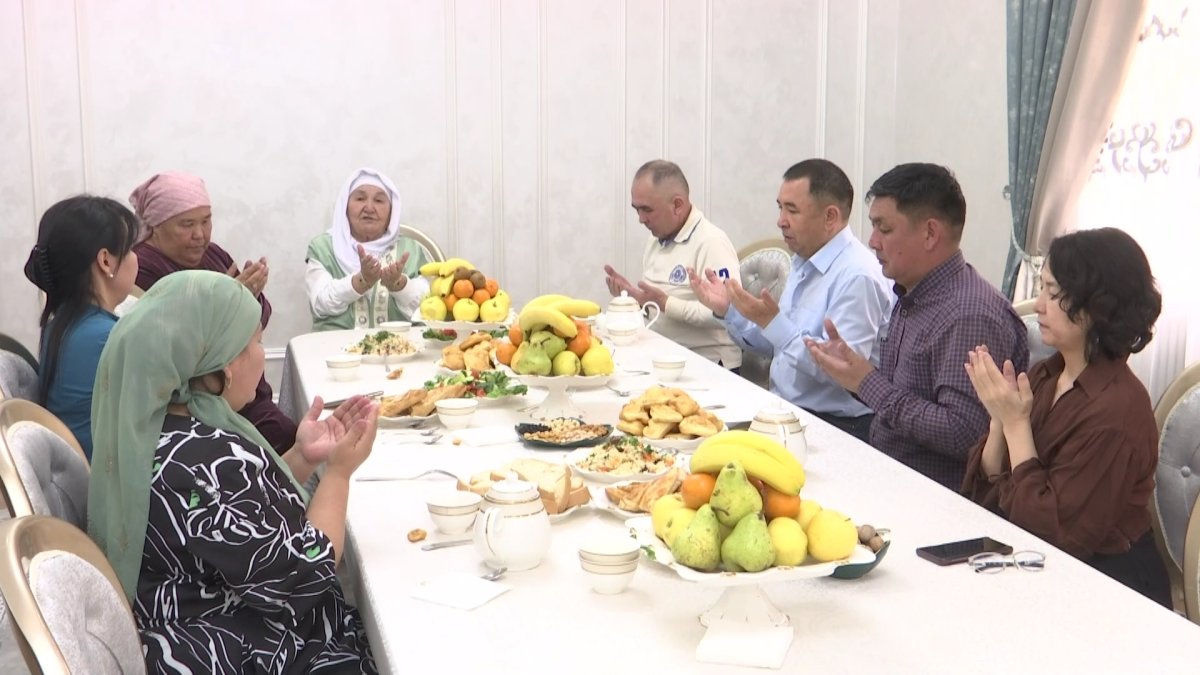 Ананың ақ батасымен өсіп-өнген әулет