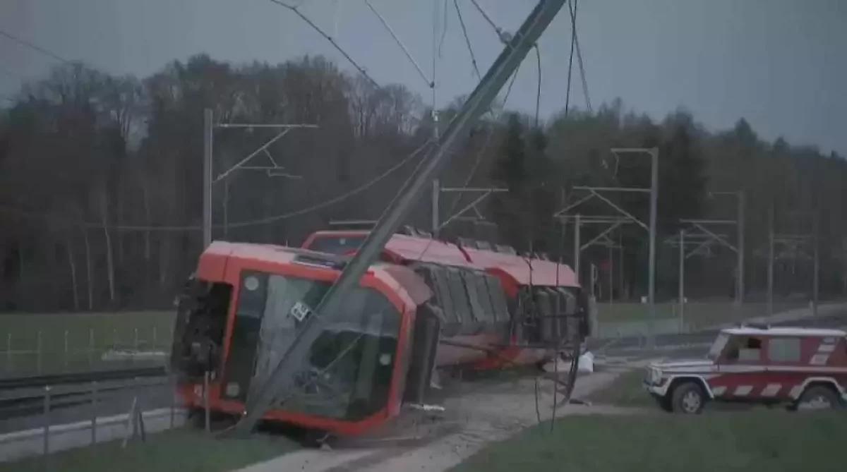 Швейцарияда теміржол апатынан 12 адам зардап шекті