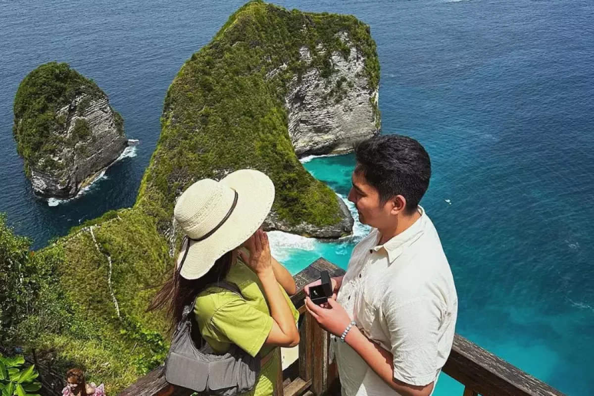 Әнші Индира Еділбаеваға ерекше ұсыныс жасалды