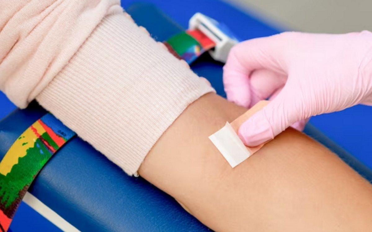 Скотч вместо пластыря используют в онкобольнице Актобе