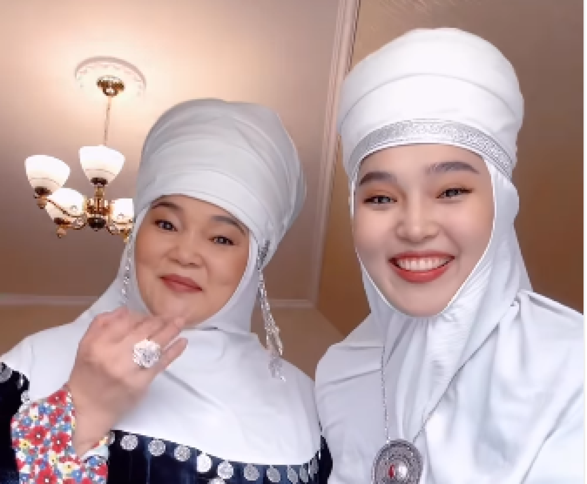 Жанар Айжанова и Айжулдыз Адайбекова восхитили фанатов новым образом