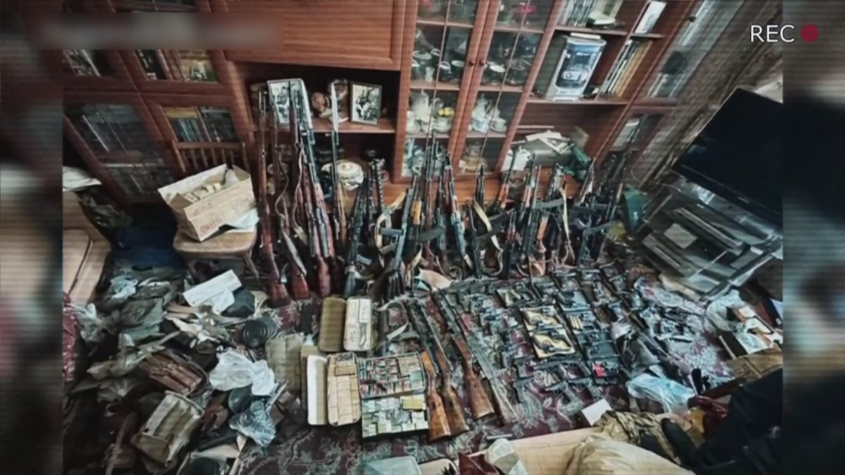 Крупную спецоперацию по задержанию торговцев оружием провели в восьми регионах страны