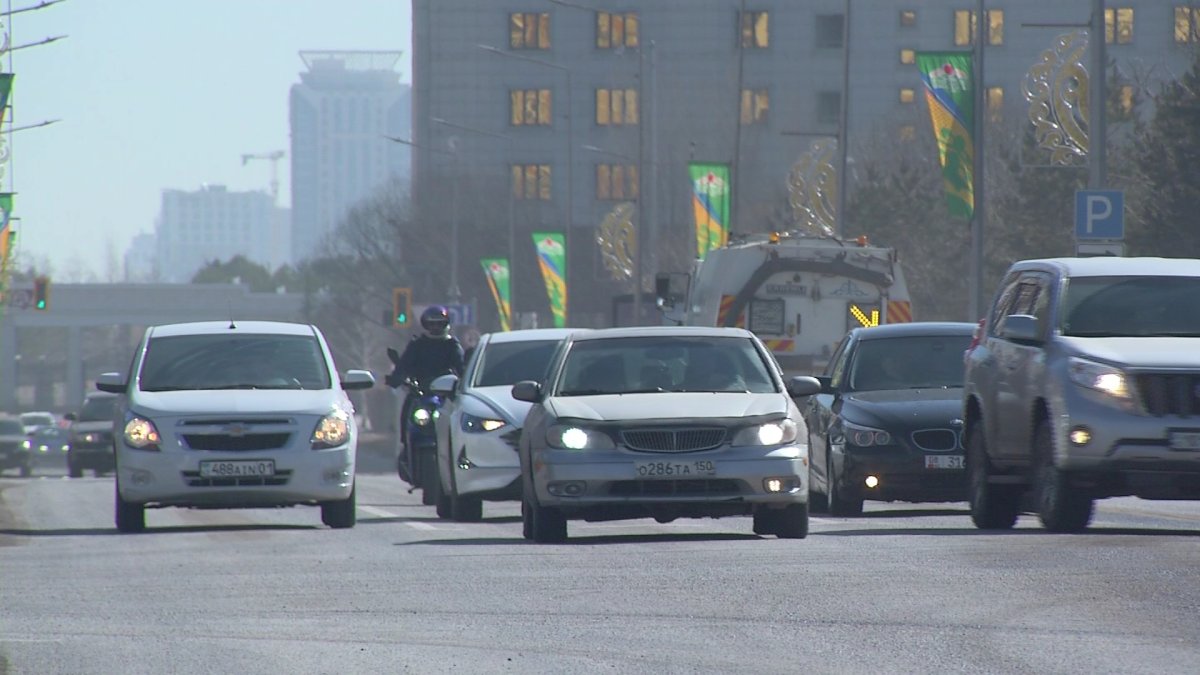 Легализовал авто и получил налог в три раза больше: астанчанин возмущен правилами