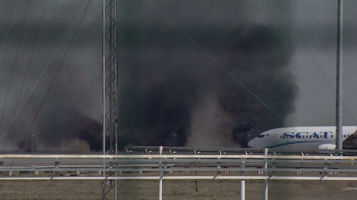 Крупный пожар ликвидировали в районе аэропорта Астаны