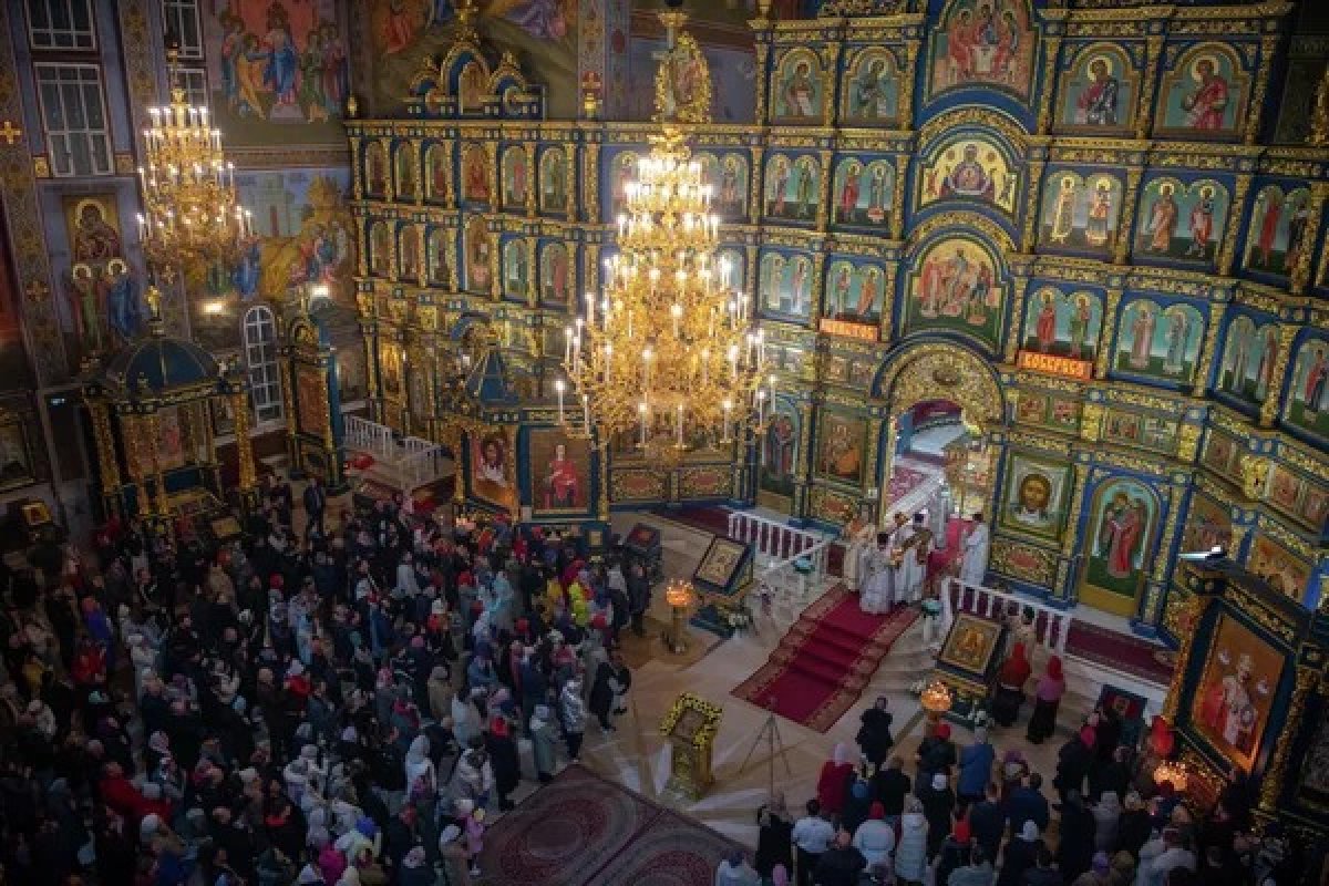 Благодатный огонь в Казахстан доставят в сам день Пасхи