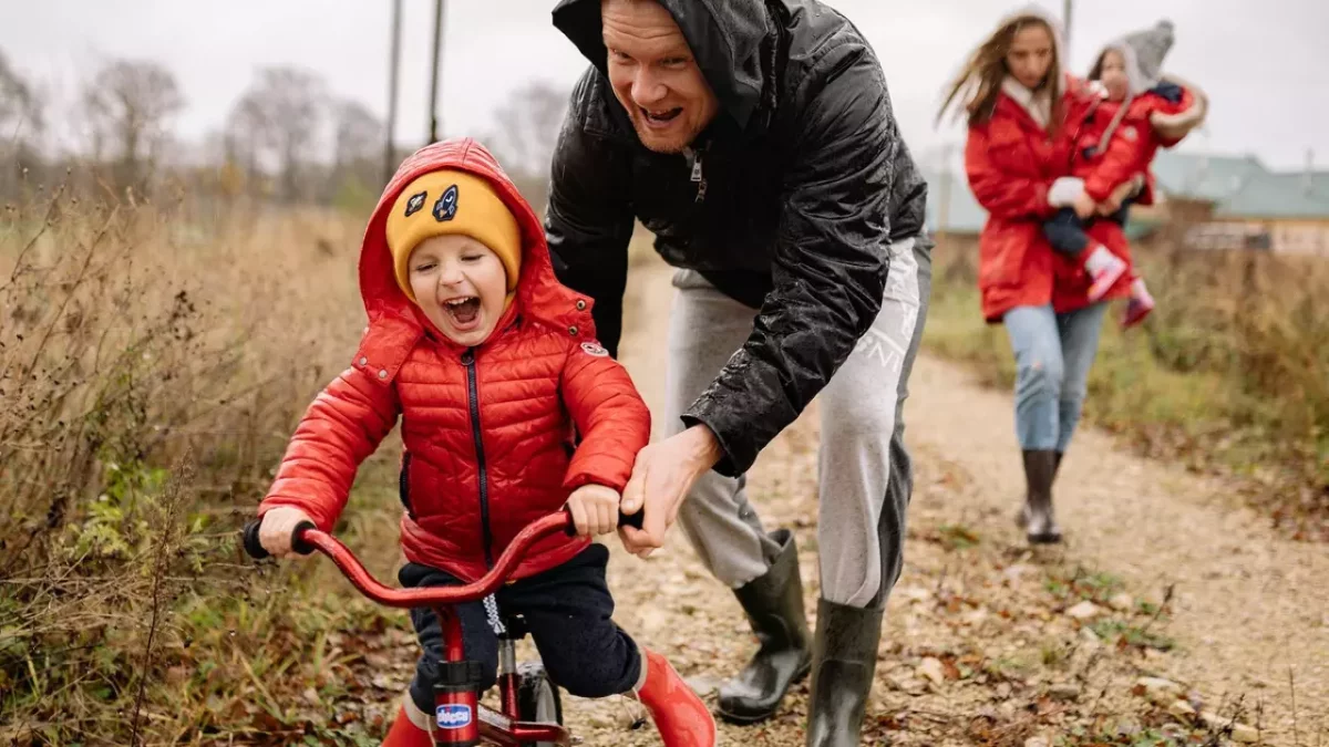 "Үш сөзді айтпаңыз": психолог бала тәрбесіне байланысты ата-аналарға кеңес берді