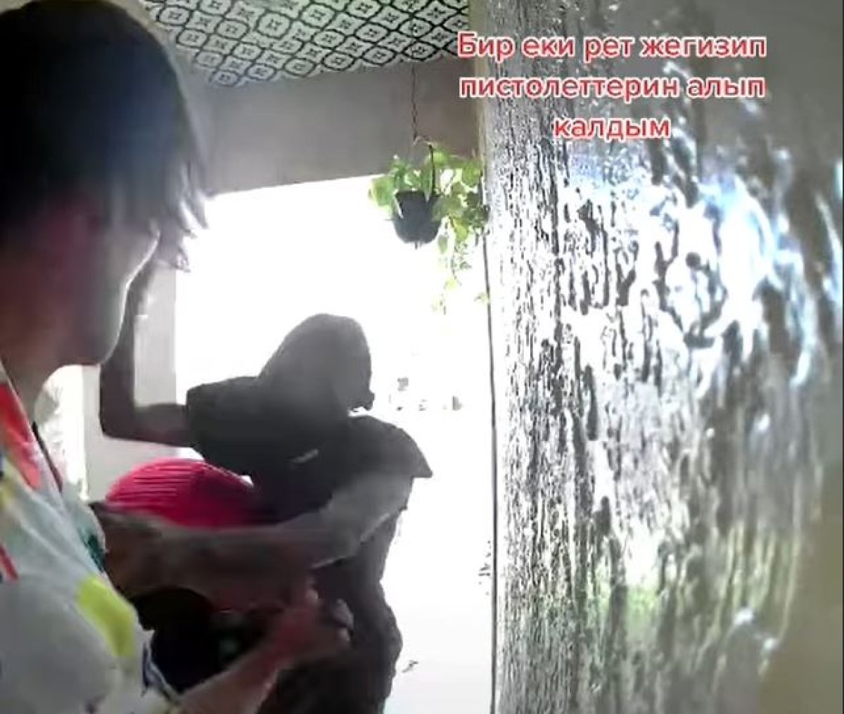 Не на того нарвались: казахстанец дал жесткий отпор бандитам в США