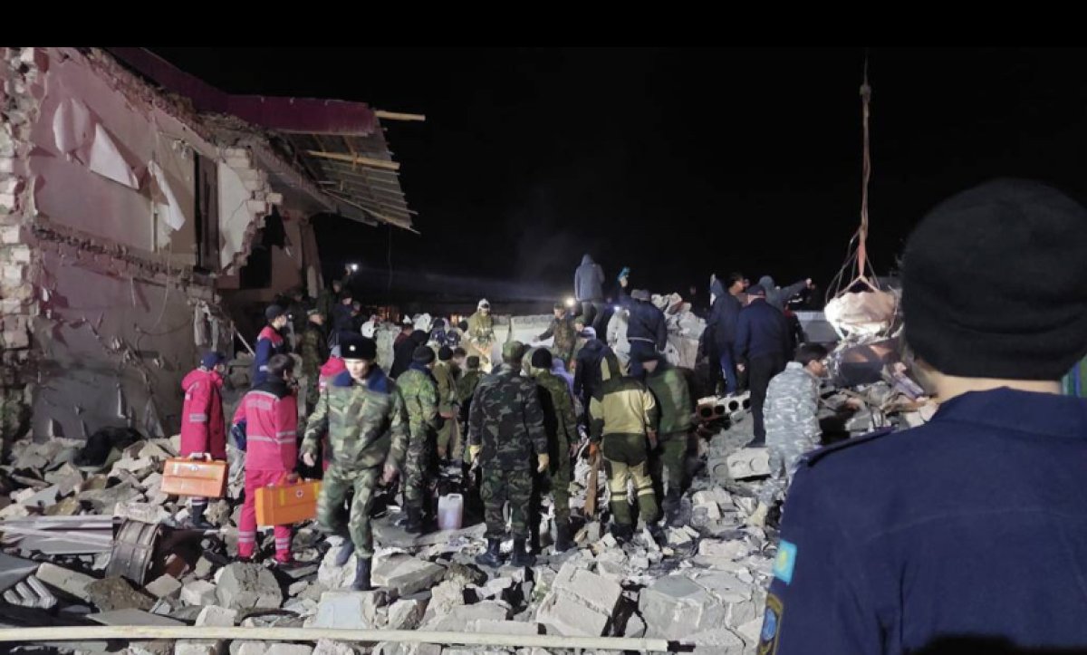 Взрыв газа в Жанаозене: из-под завалов извлекли женщину и тело погибшего мужчины