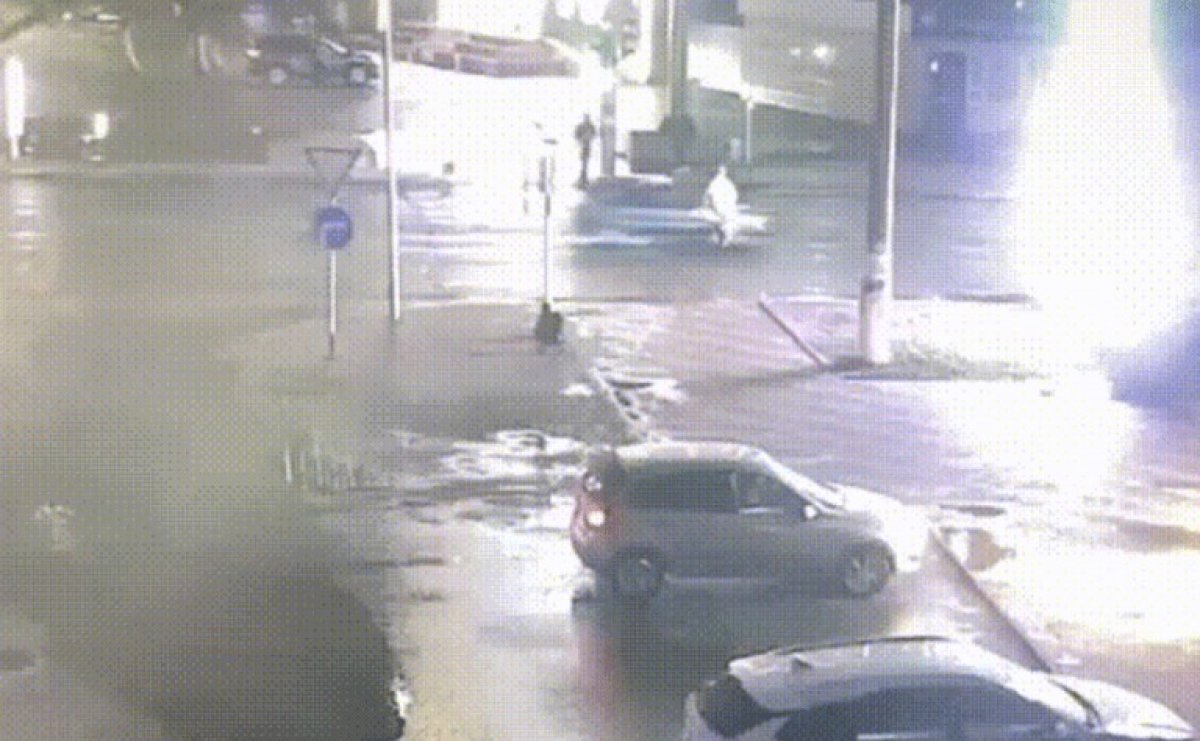 Жуткие кадры: водитель без прав сбил школьника на зебре в Актобе