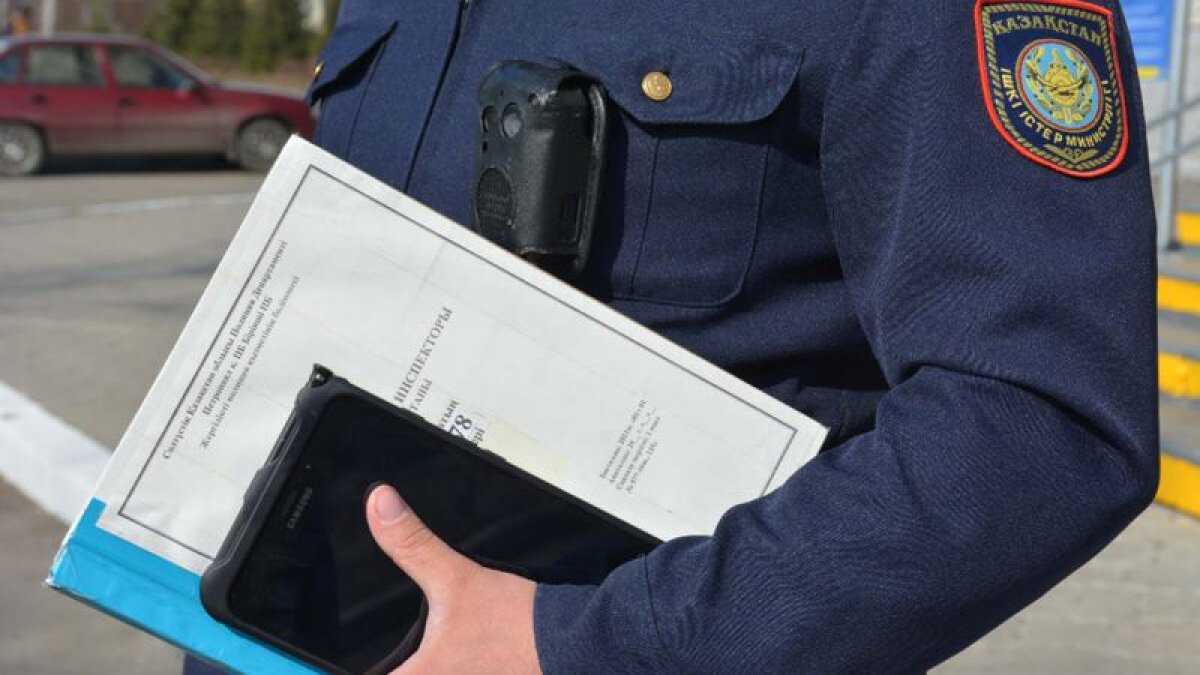 Алматыдағы түнгі клубтардың бірінде танымал блогер есірткімен ұсталды