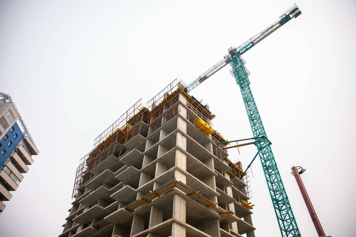 За незаконное привлечение денег дольщиков наказали 300 строительных компаний