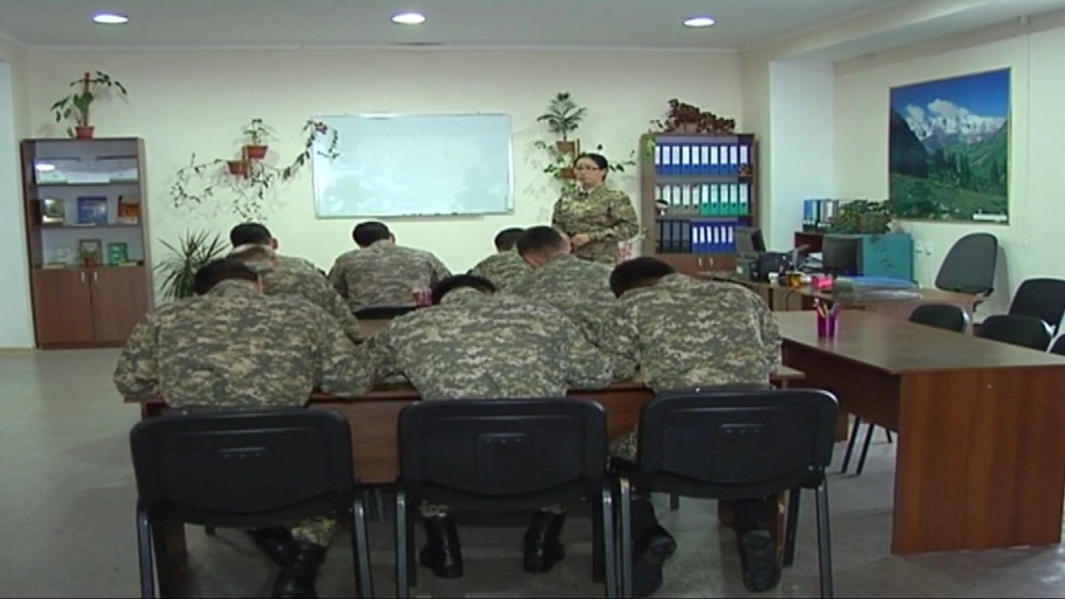 В Казахстане будут формировать интерес к воинской службе со школьной скамьи