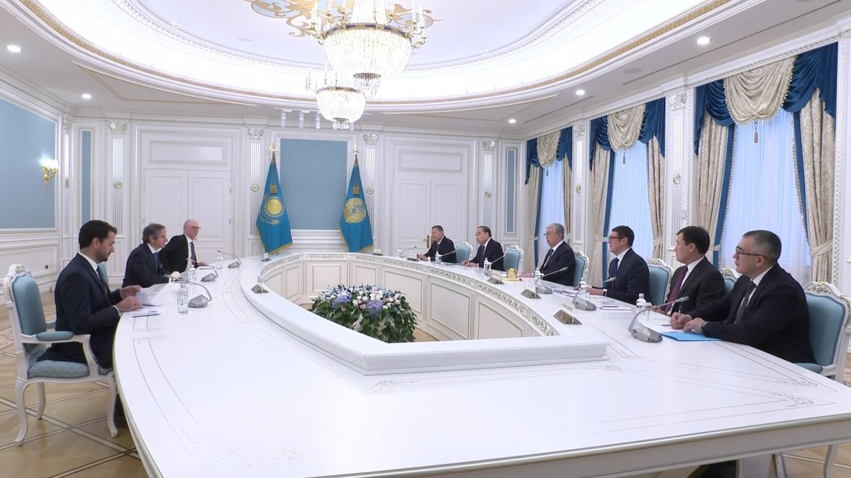 К. Токаев обсудил строительство АЭС в Казахстане с гендиректором МАГАТЭ