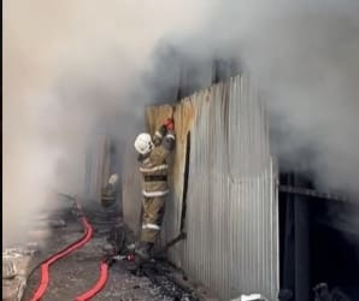 Крупный пожар в Уральске (видео)