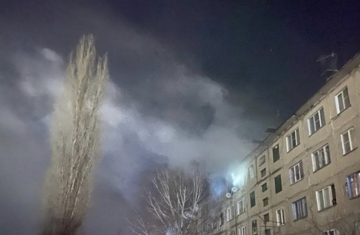 50 человек, в том числе 10 детей, спасли из пожара в Кентау