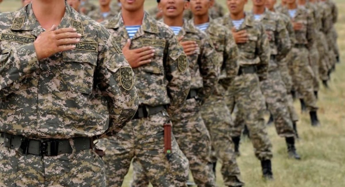 Форму десантников на 88 миллионов тенге украли со склада части в Алматы