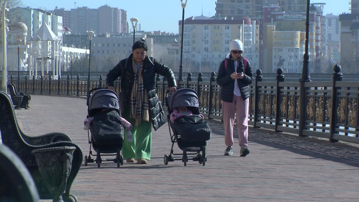 Почти 13 млрд тенге казахстанские отцы должны своим детям