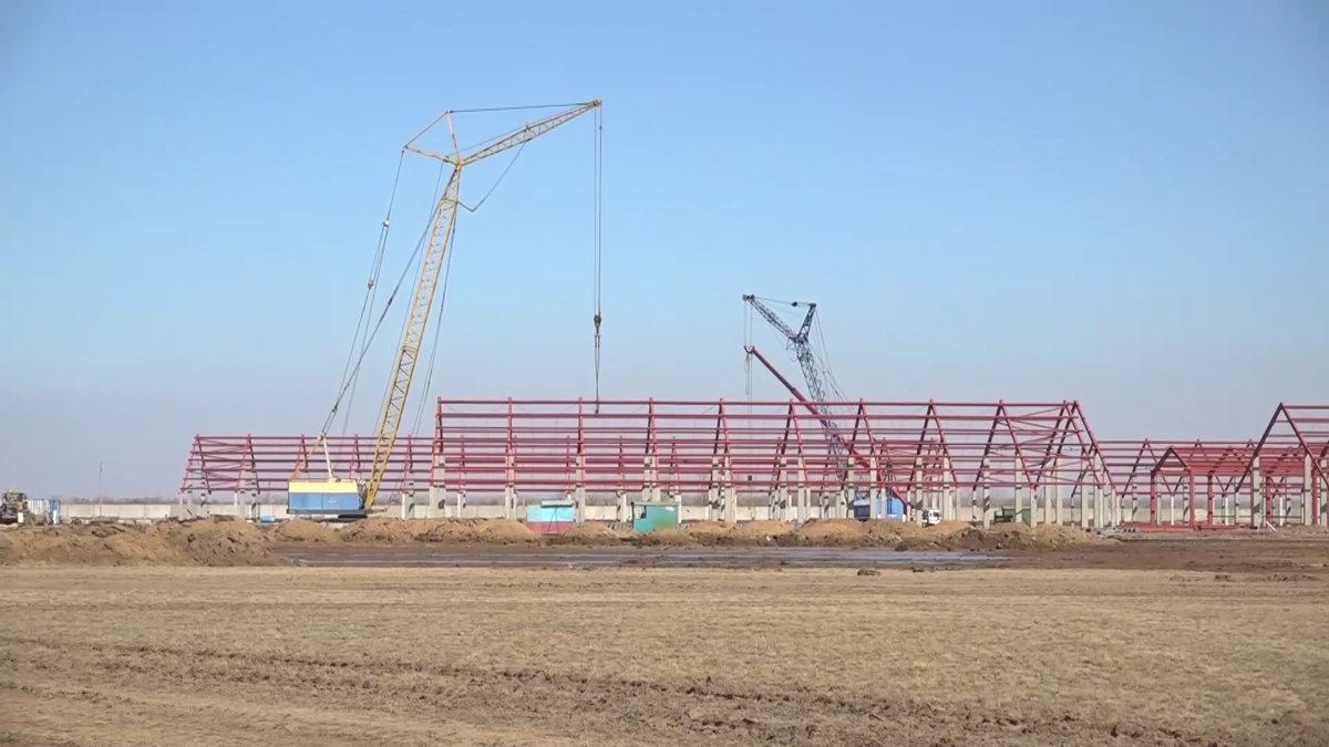 Павлодарда Ақсу ауылдық аймағында салынып жатқан сүт фермасының құрылысы тоқтатылды