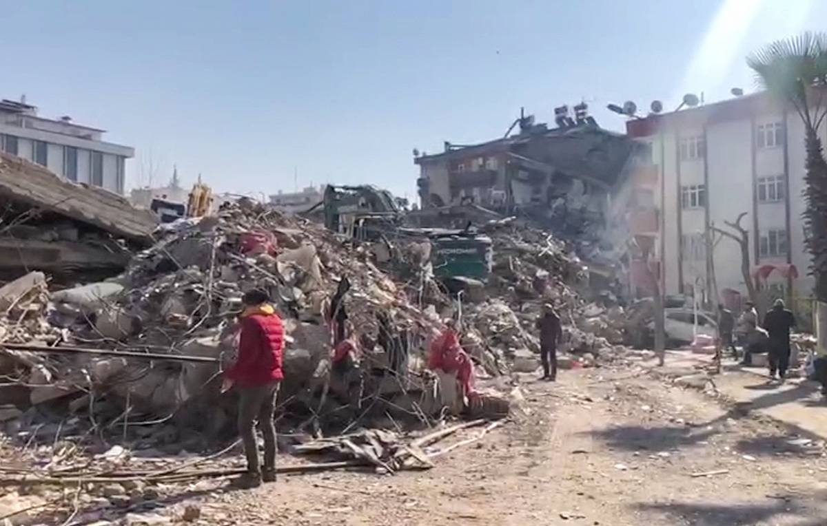 Выросло число жертв землетрясения в Турции.