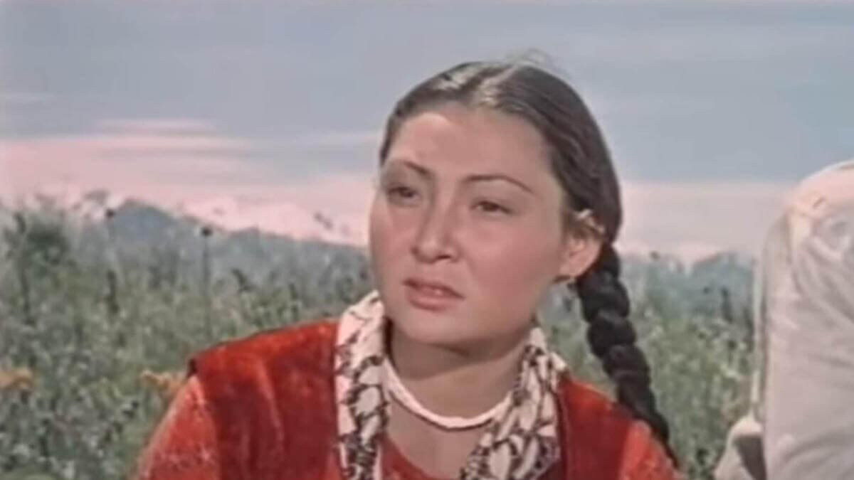 «Девушка-джигит» фильмінде басты рөлді сомдаған актриса қайтыс болды