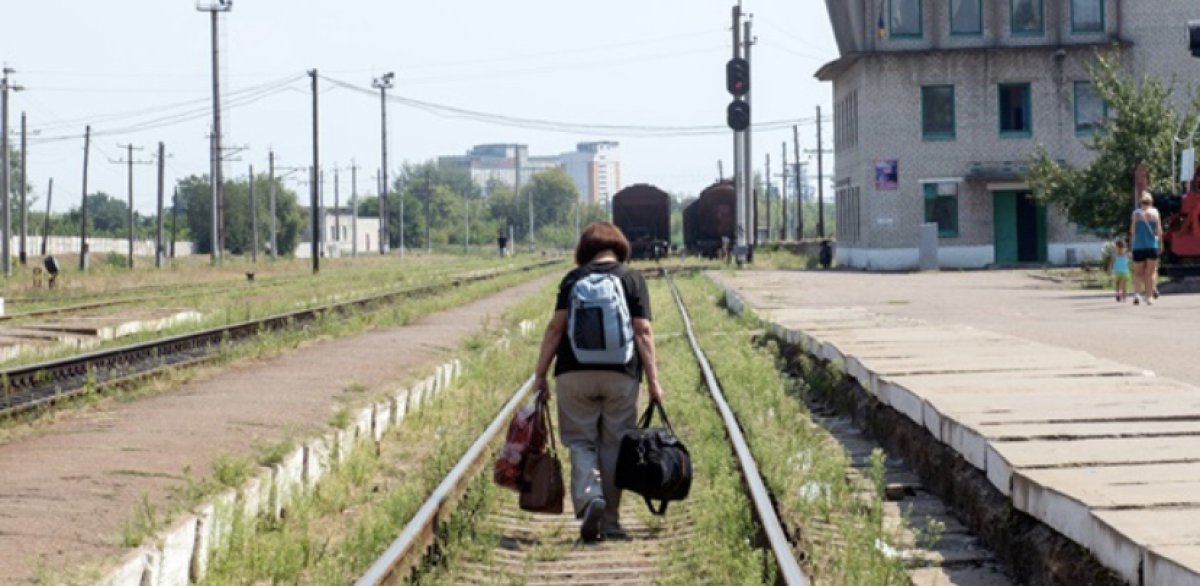 Переселенцы с Туркестанской области едут на восток страны